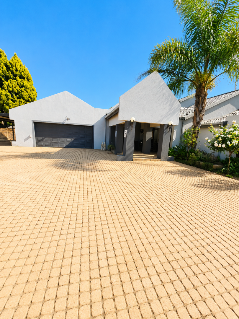 4 Bedroom Property for Sale in Flamwood North West
